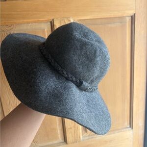 Women’s Wool Hat Gray